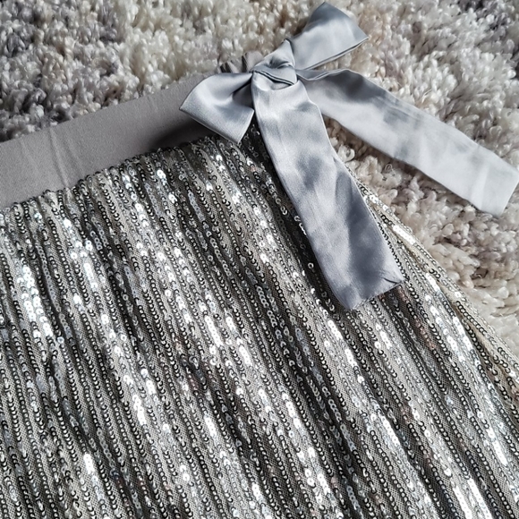 Evy's Tree Silver Sequin Skirt with Bow - Picture 2 of 7